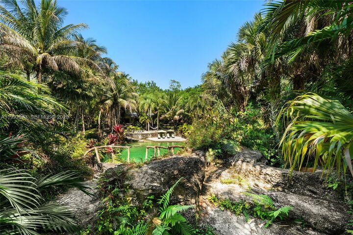 Property Photo: 15000 SW 200th St FL 33187