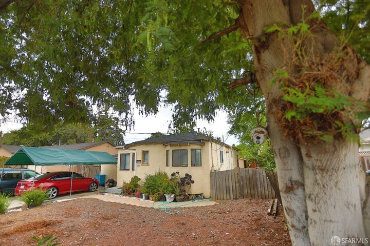 Property Photo: 2377 Poplar Avenue CA 94303