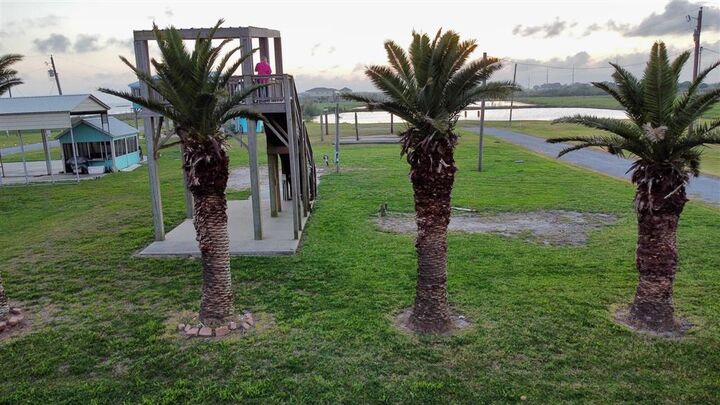 Property Photo:  305 Kathy Dr Drive  LA 70631 