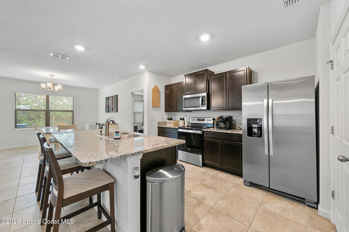 Property Photo: 840 Old Country Road SE FL 32909