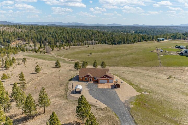 Property Photo:  5205 Allen Rd  WA 99173 