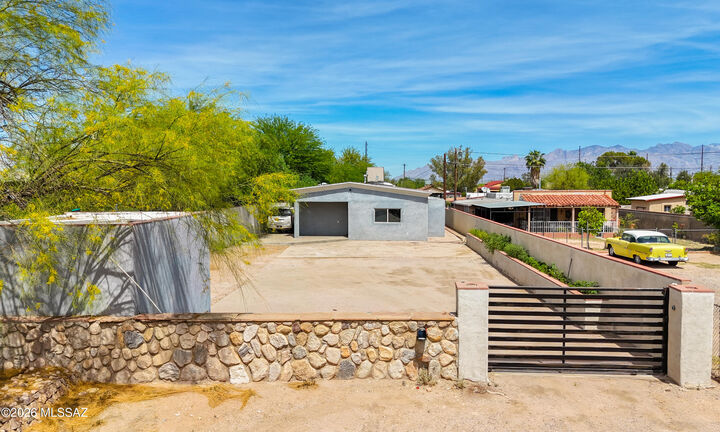 Property Photo:  701 E 38th Street  AZ 85713 