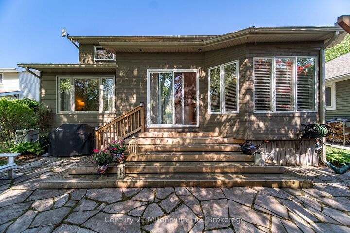 Property Photo:  294 Albert Street S  ON N0H 2L0 