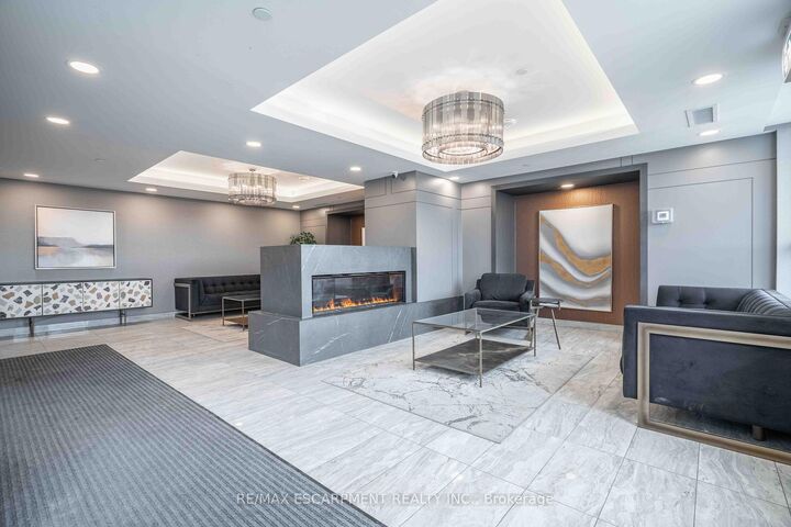 Property Photo: 5055 Greenlane Road 541 ON L3J 2J3