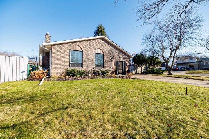 Photo de la propriété: 3112 Ussher Street ON L2G 6M2