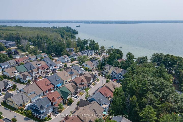 Photo de la propriété: 3327 Summerhill Way N ON L3V 0E1