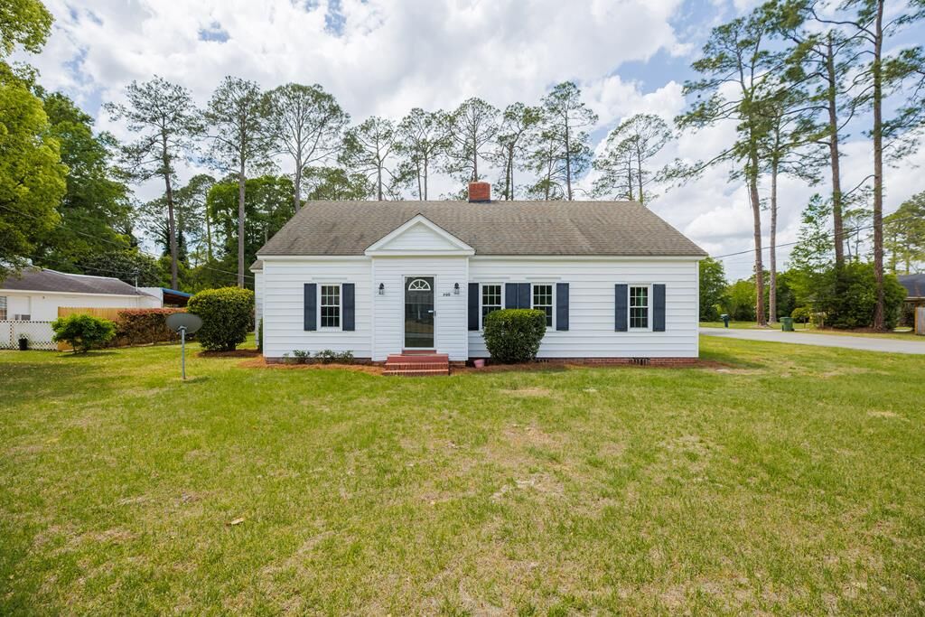 Property Photo:  700 South Gordon Avenue  GA 31620 