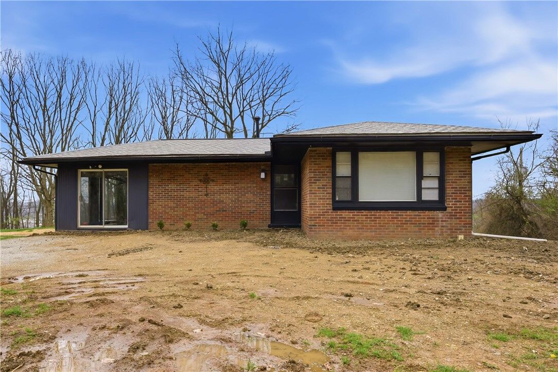 Property Photo:  106 Penn Street  PA 15001 