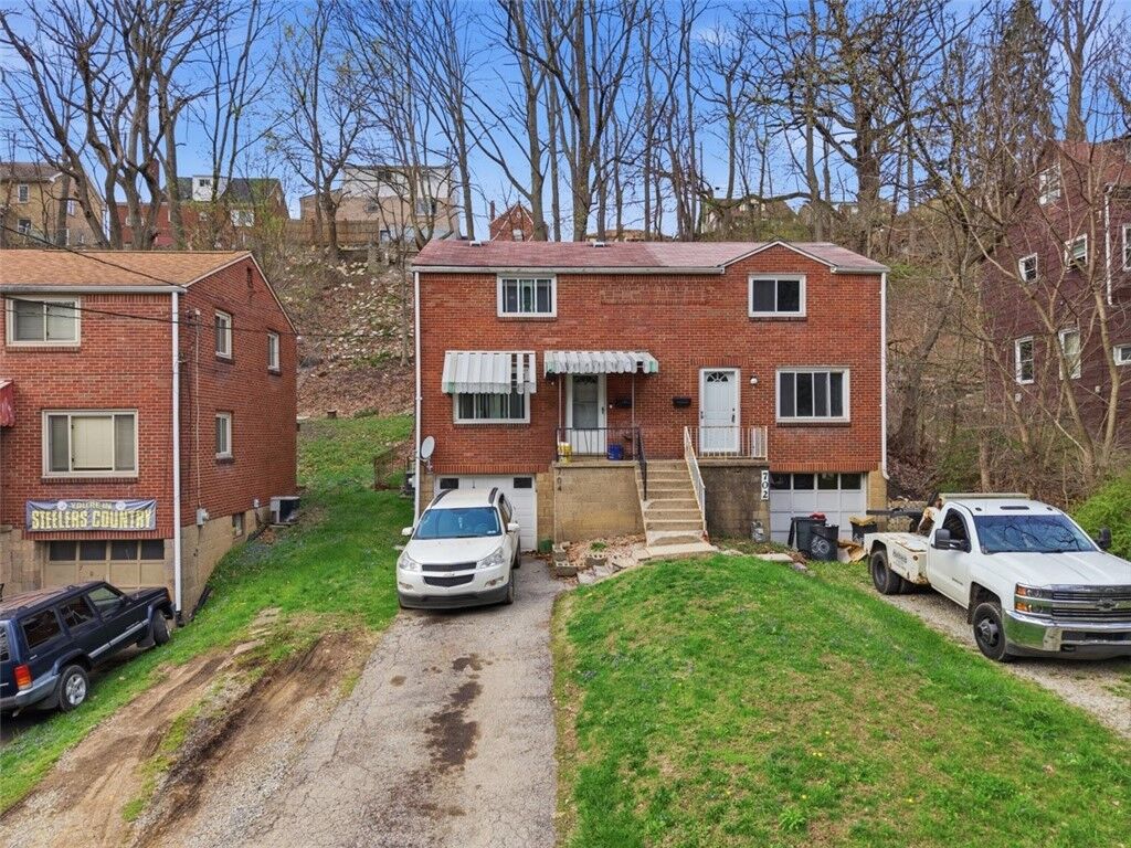 Property Photo: 704 Maytide St PA 15227
