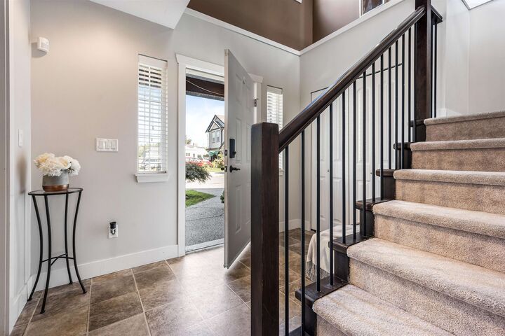 Photo de la propriété:  46238 Strathcona Road 3  BC V2P 3T2 