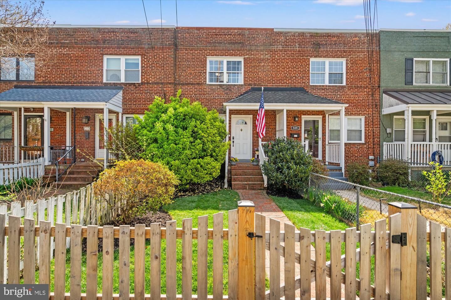 Property Photo: 509 E Windsor Avenue A VA 22301