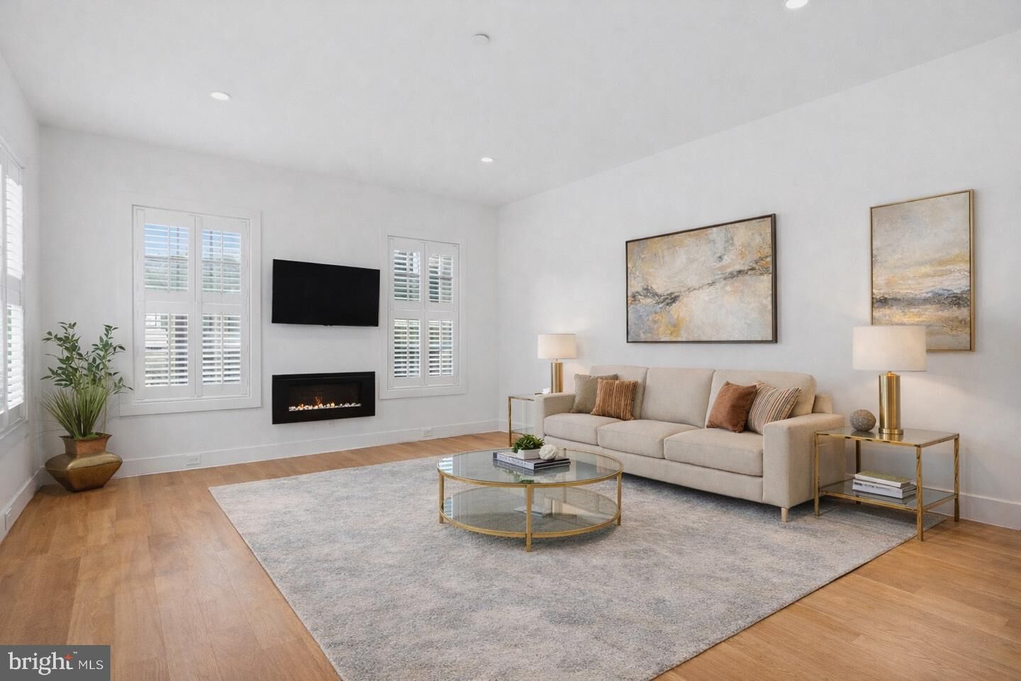 Property Photo:  18 W Mechanic Street 6  PA 18938 
