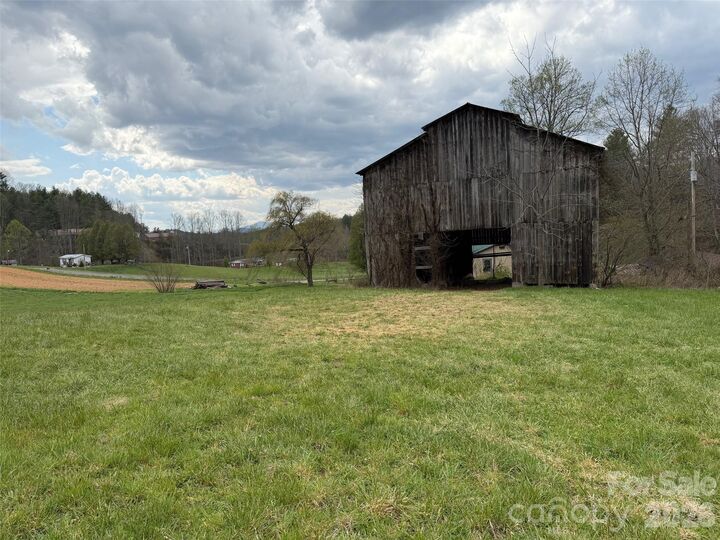 Property Photo: 330 Tilson Branch Road NC 28753