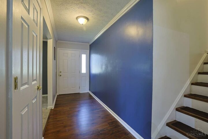 Property Photo:  5920 Embassy Drive  OH 45014 