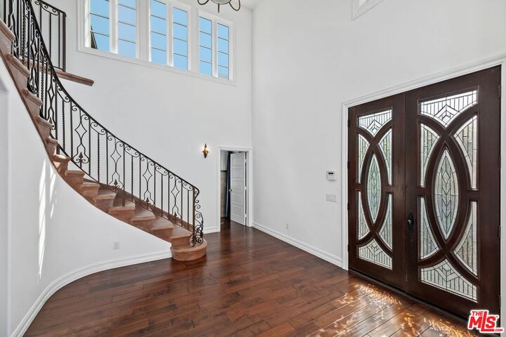 Property Photo: 438 Lincoln Blvd CA 90402