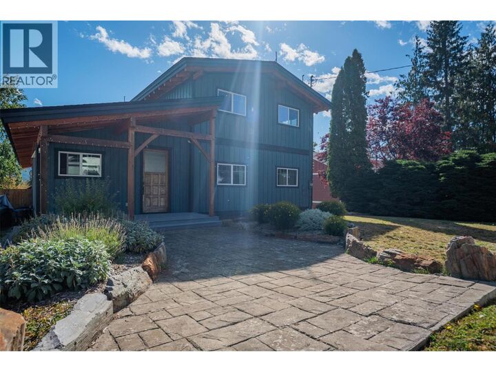 Property Photo: 422 View Street BC V0G 1M0