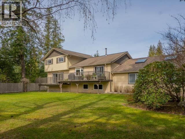 7423 Nootka Street — photo 1
