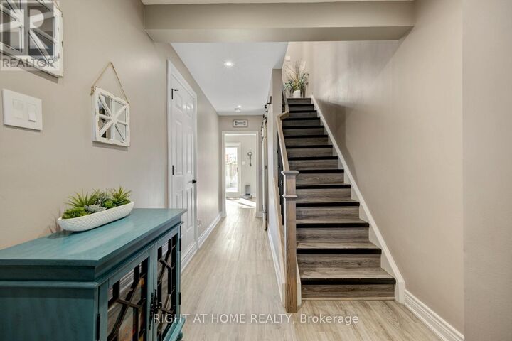 Property Photo:  985 Limeridge Road East 3  ON L8W 1X9 