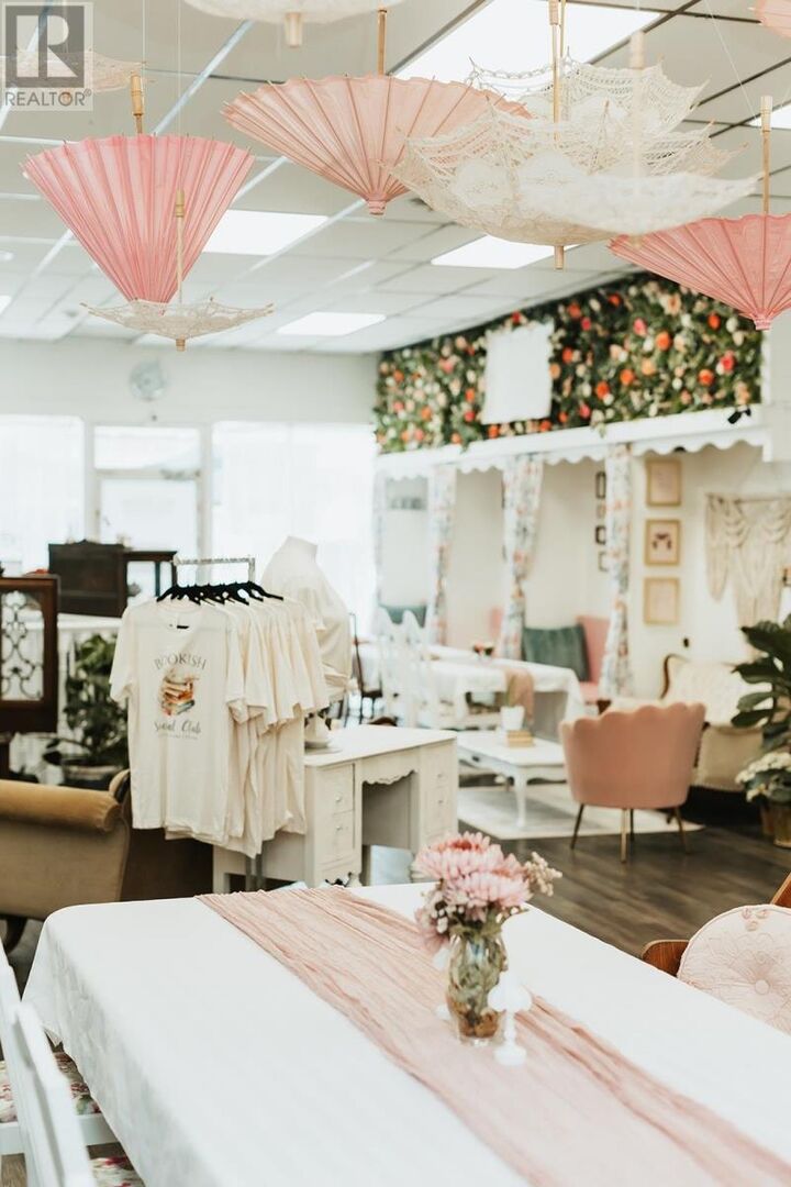 Photo de la propriété:  256-258 Scott St  ON P9A 1G7 