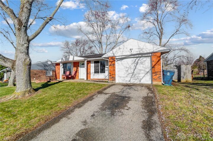 Property Photo:  4825 Flagstone Court  OH 45424 