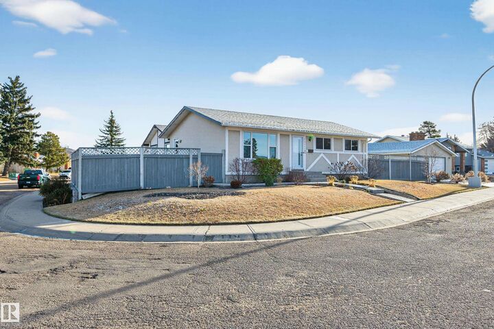 Photo de la propriété: 15231 119A Street NW AB T5X 1K9