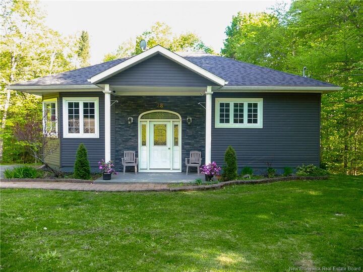 28 Mountain View Crescent — photo 1