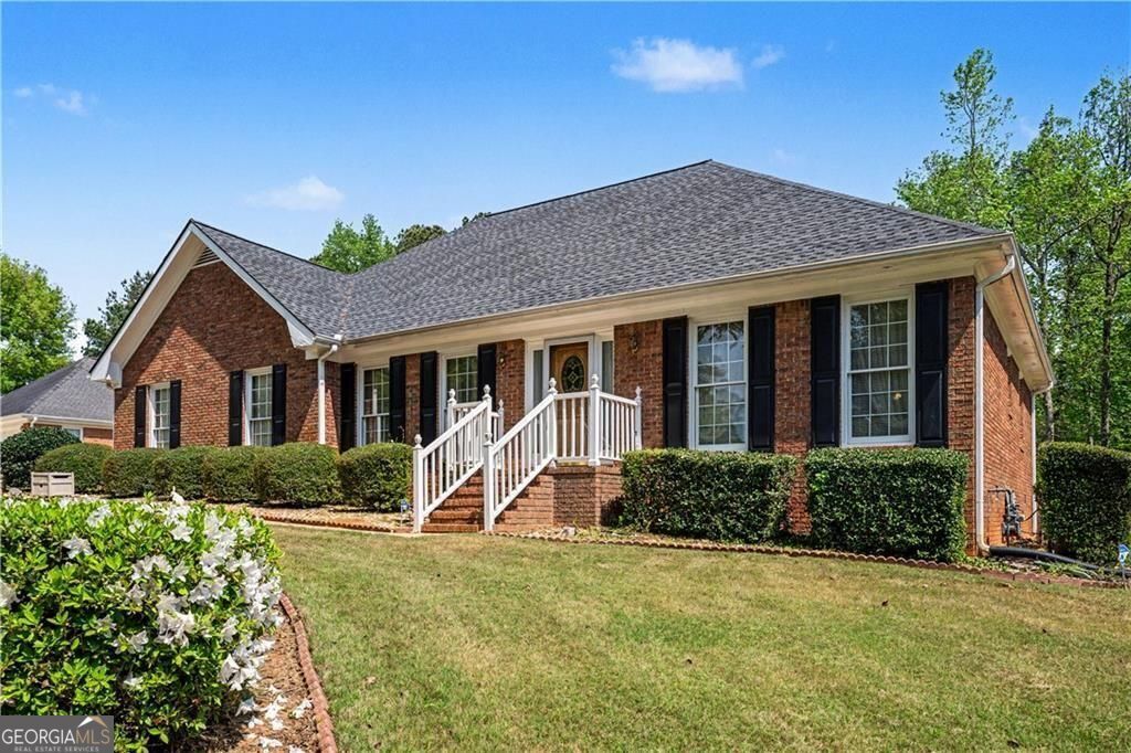 Property Photo: 1329 Saxony Drive SE GA 30013