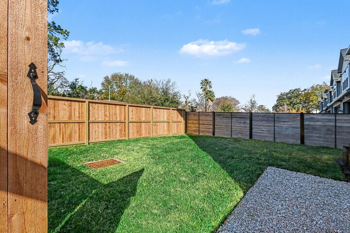 Property Photo:  1214 Wycliffe Drive  TX 77043 