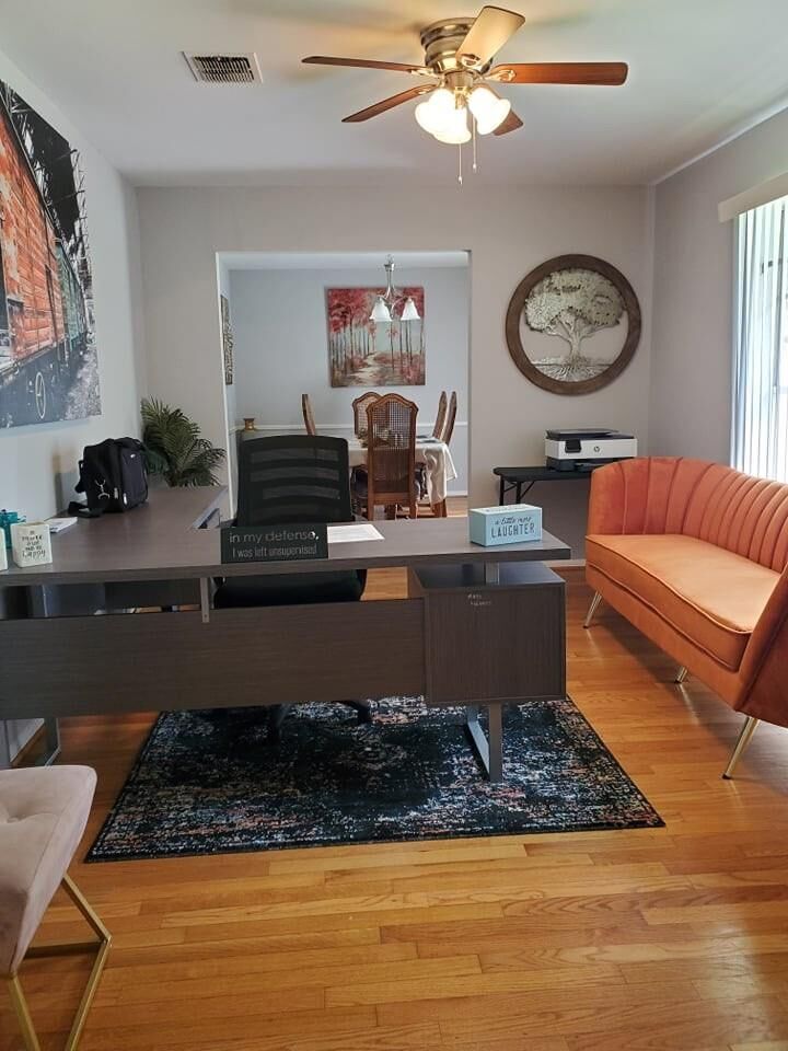 Property Photo:  5210 Honey Circle  TX 77004 