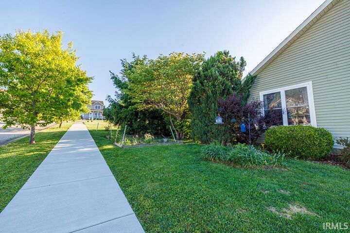 Property Photo:  1264 W Hedge Apple Lane  IN 47404 