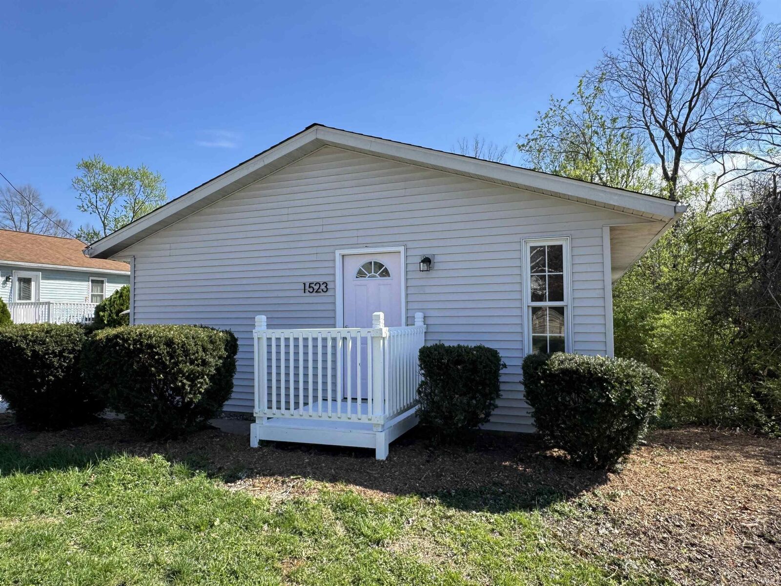 Property Photo:  1523 W 8th Street  IN 47404 