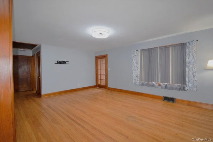 Property Photo:  10 Bartlett Street  NY 12428 