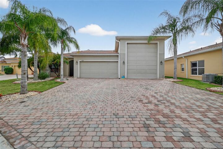 Property Photo: 4120 Limerick Drive FL 33859