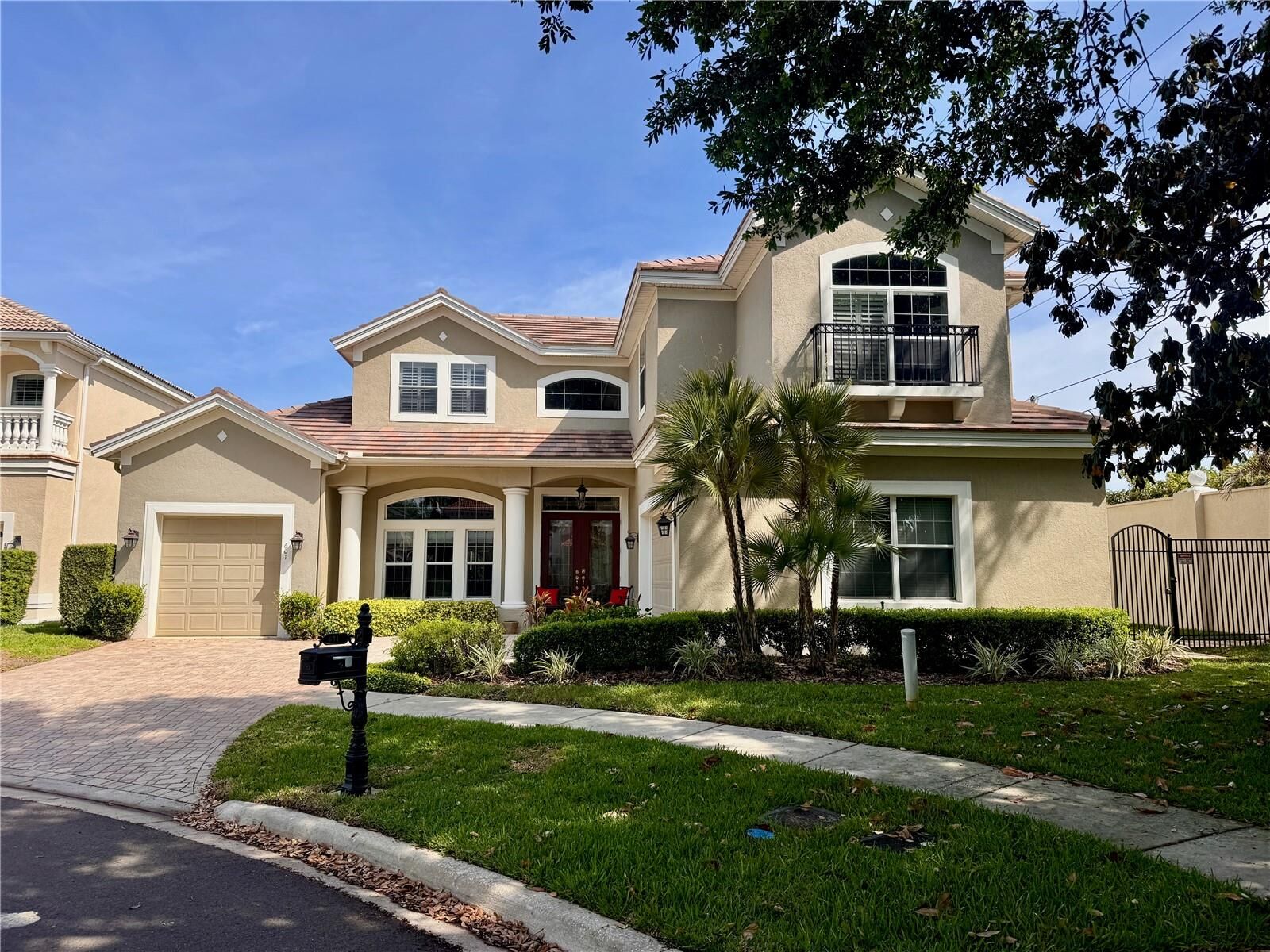 Property Photo:  601 Viento De Avila  FL 33613 