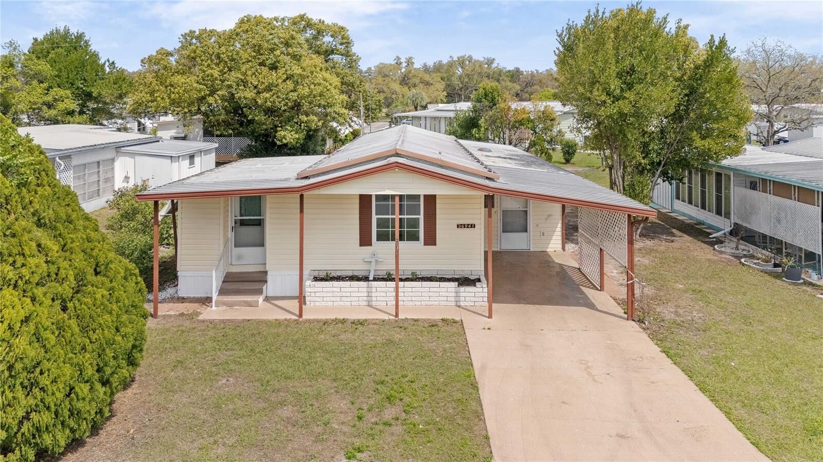 Property Photo:  36941 Beth Ave  FL 33542 
