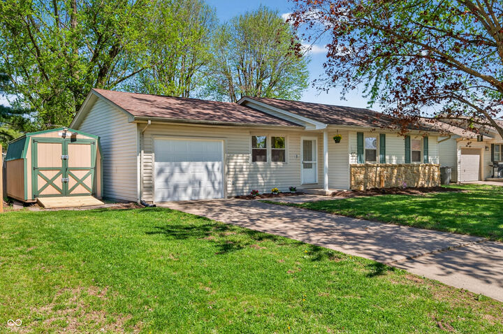 Property Photo:  425 Skaggs Court  IN 47274 