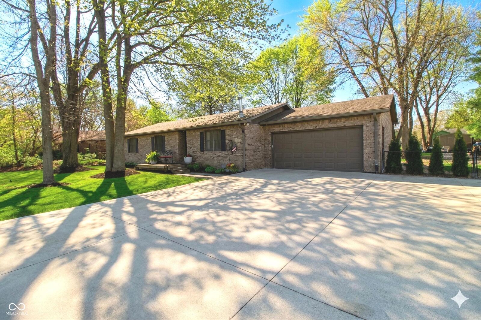 Property Photo:  8135 E County Road 700 N  IN 46112 