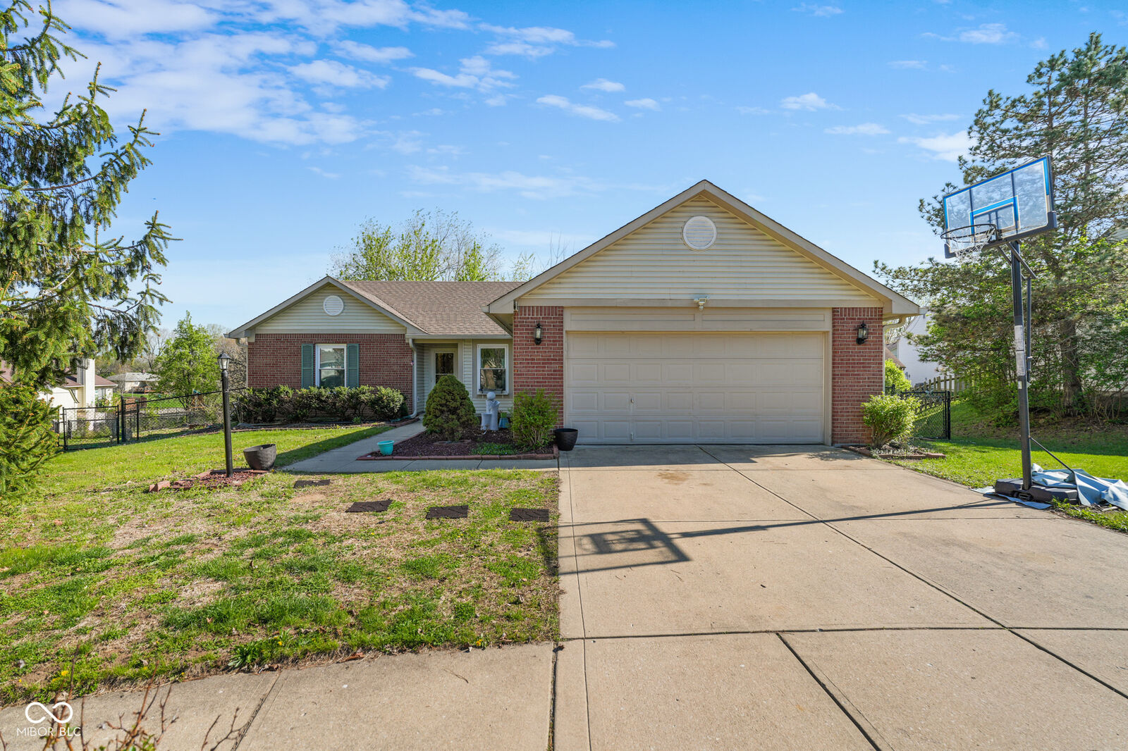 Property Photo:  4617 Welton Street  IN 46143 