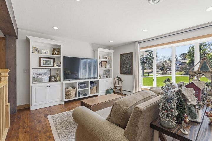 Property Photo:  N59w39568 Laketon Ave  WI 53066 