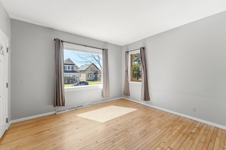 Property Photo: 3864 E Cudahy Ave WI 53110