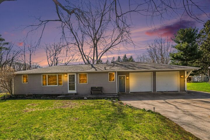 Property Photo:  2435 Lilac Avenue  MI 49424 