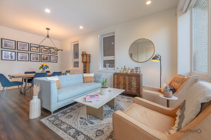 Property Photo:  2646 W Augusta Boulevard 1  IL 60622 