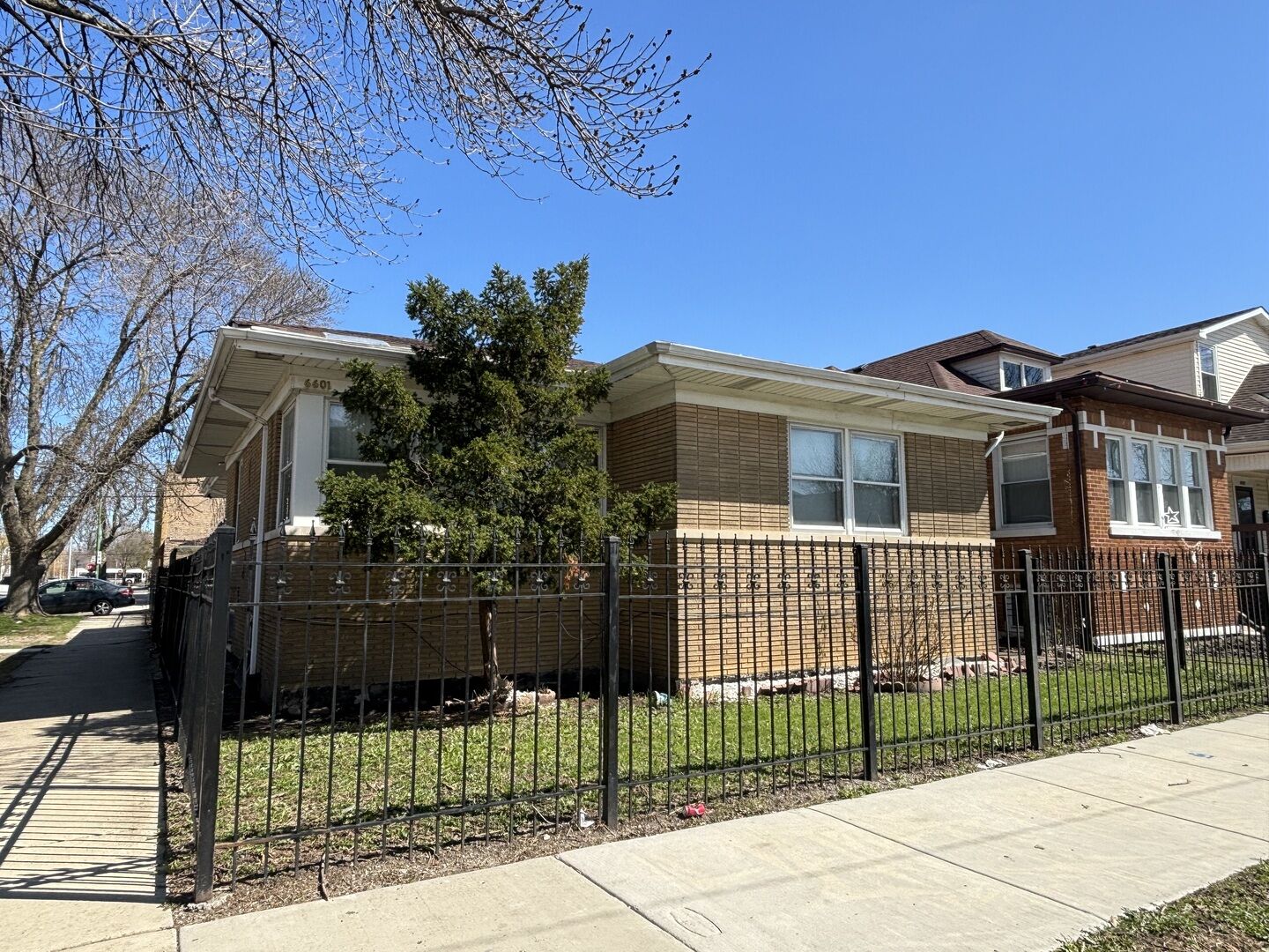 Property Photo:  6601 S Francisco Avenue  IL 60629 