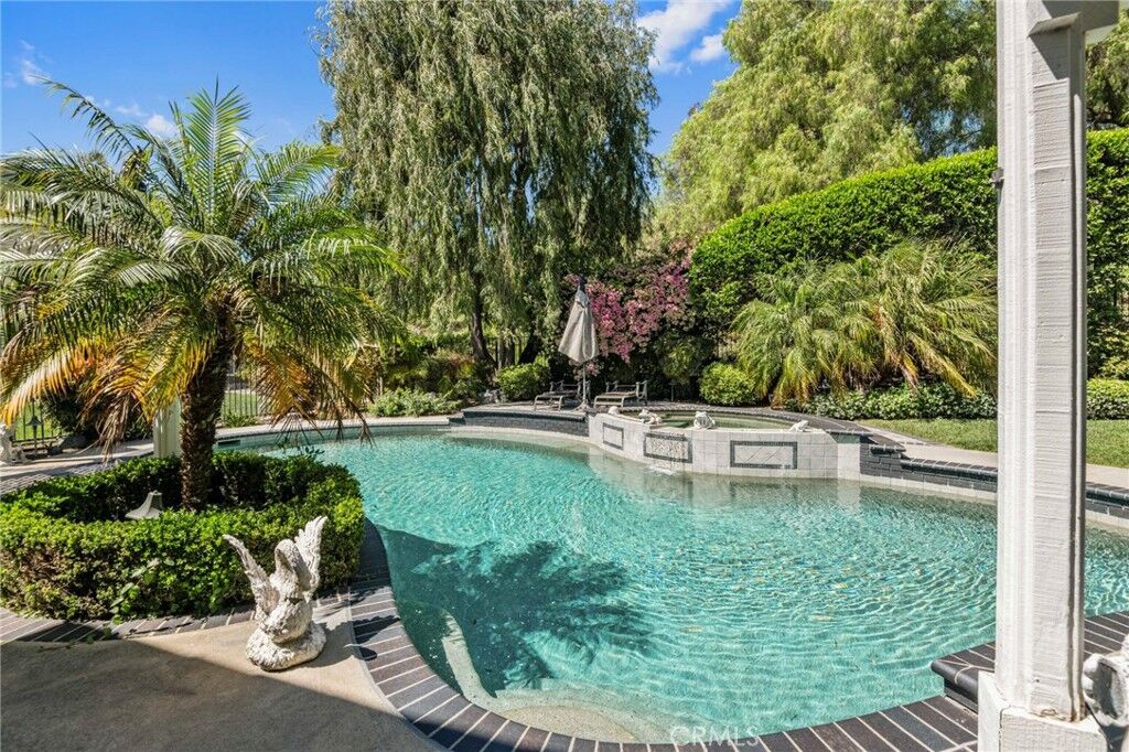 Property Photo:  21391 Aliso Court  CA 92630 