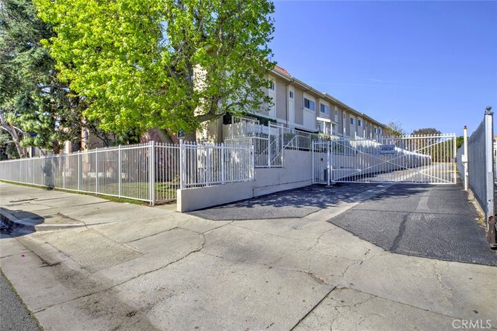 Property Photo: 10155 De Soto 116 CA 91311