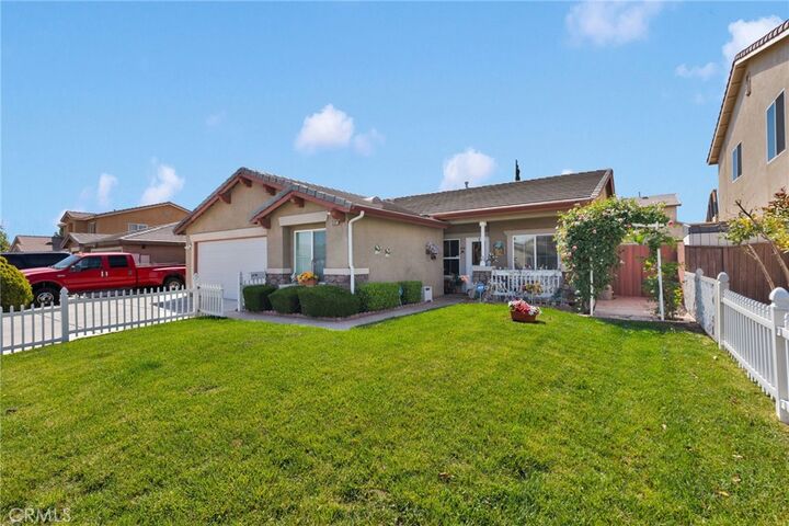 Property Photo:  13397 Earlegate  CA 92392 