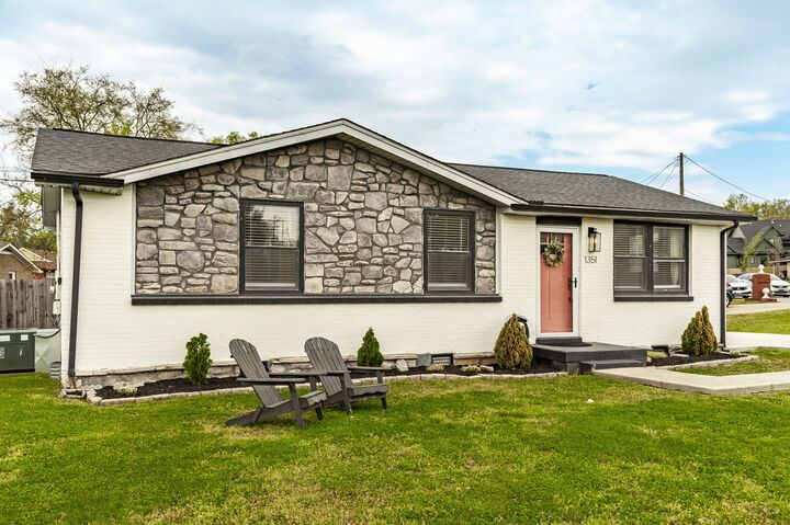 Property Photo:  1351 Rosedale Ct  TN 37207 