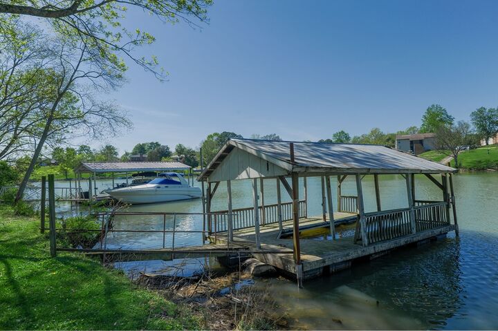 Property Photo: 128 Lakeview Dr TN 37075