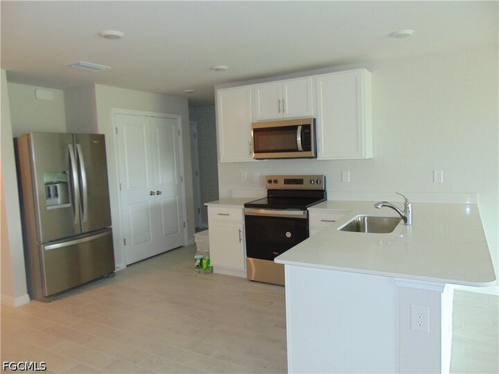 Property Photo:  7005 Calder Circle  FL 33935 