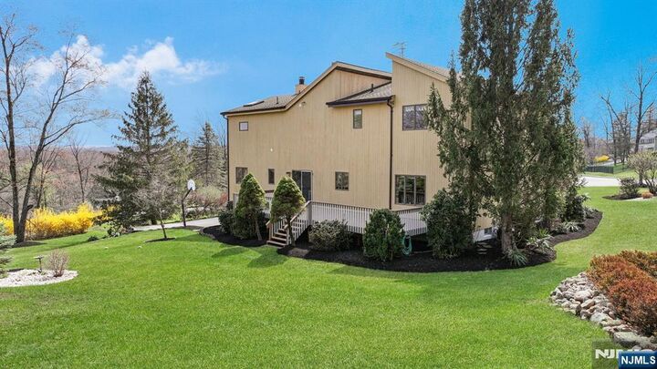 Property Photo:  17 Sherbrooke Drive  NJ 07035 